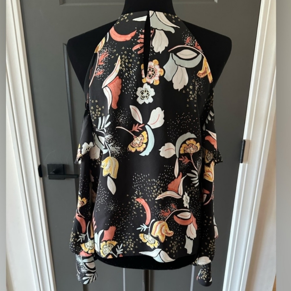 Floral Ruffle Black Top - Picture 2 of 5